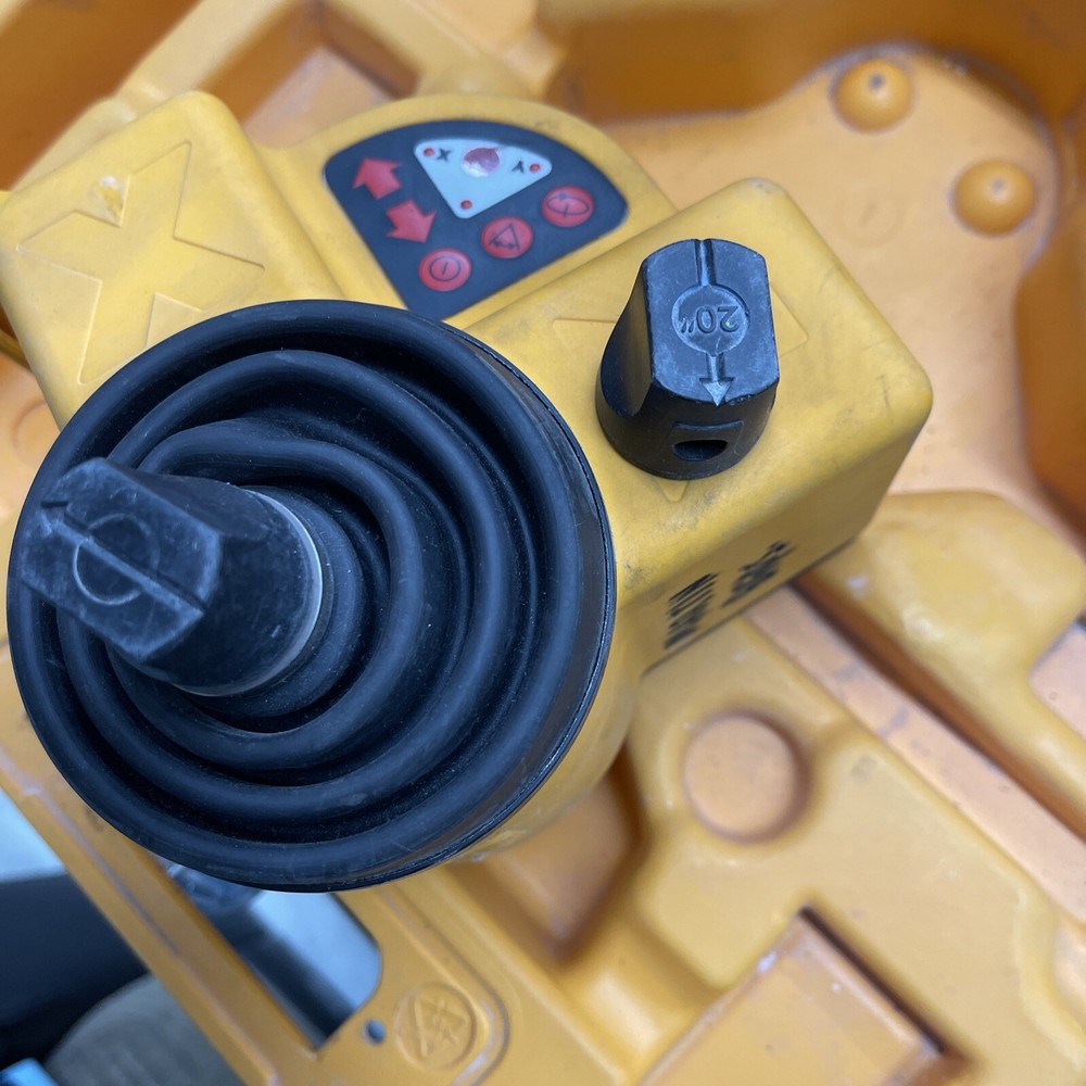 SPECTRA LASER LEVEL PRECISON WITH CASE