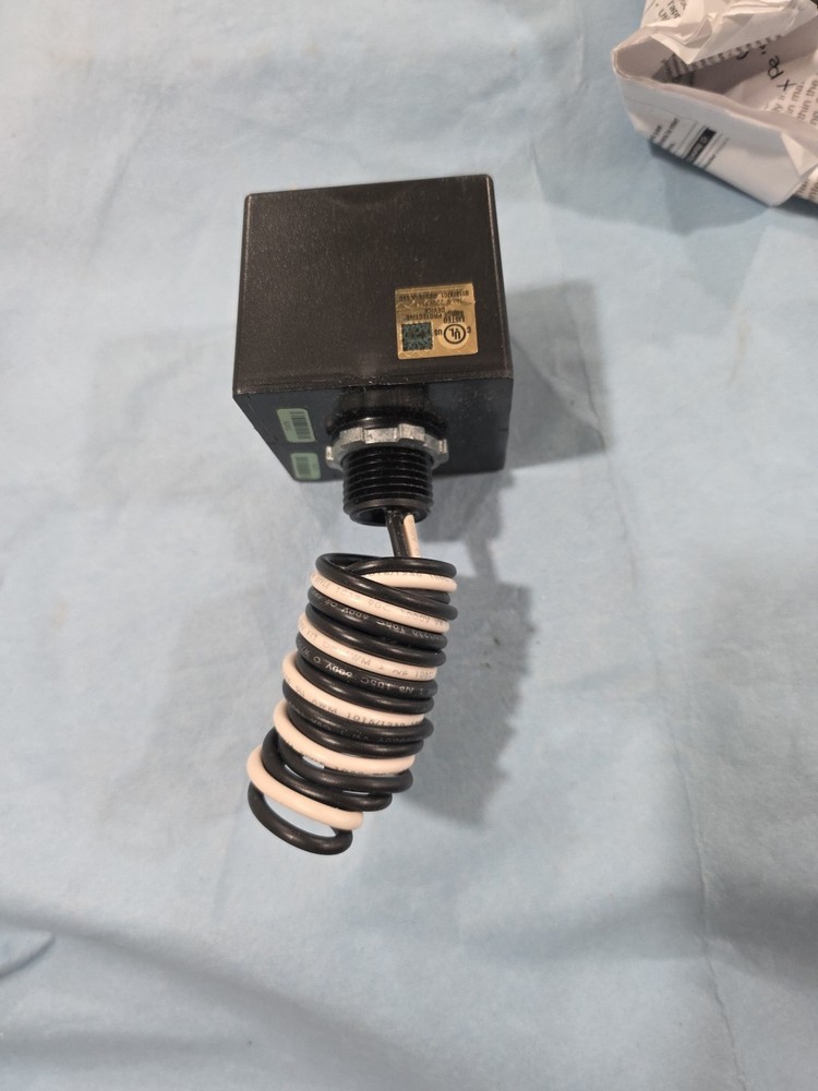 Square D SDSA1175 25kA 3-Wire 120V~ Surge Protective Device