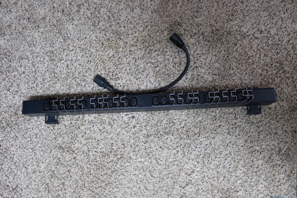 Sentry Server Cabinet Power Distribution or Expansion Unit PDU CB-24V2-C20