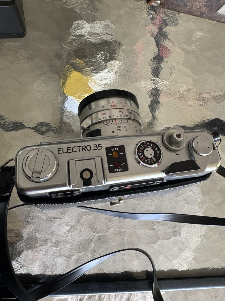Vtg Yashica MG-1 45mm with protective box, Flash