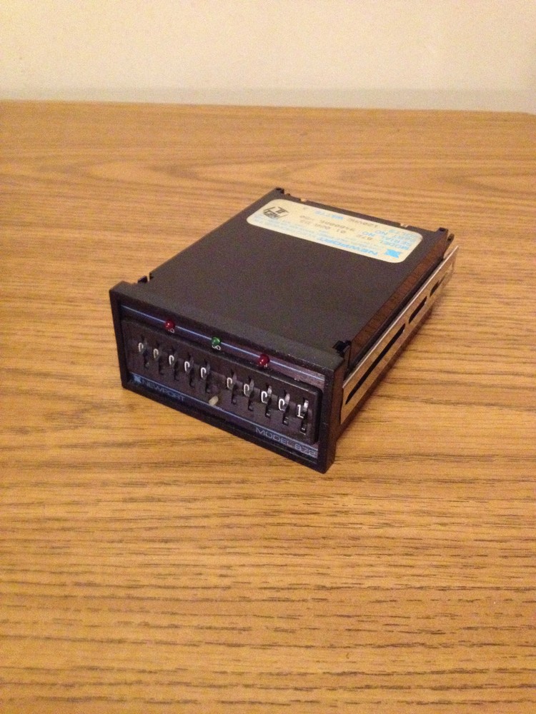 NEWPORT ELECTRONICS 872 01 02A D3 COUNTER