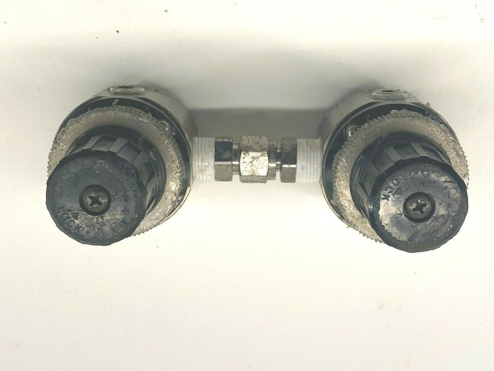 2PCS SMC XT18-397-B REGULATOR