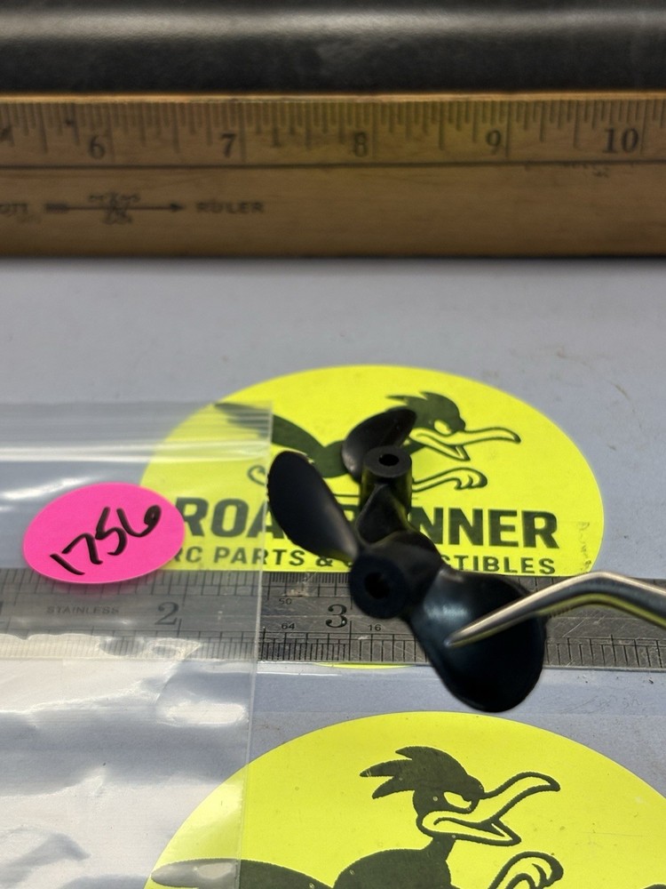 RC BOAT PROPS LOT / NEW