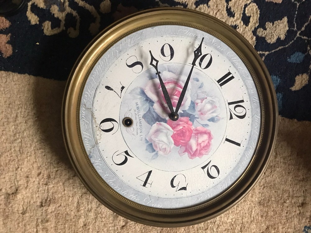 VTG Timeworks Regency Rose Wall Quartz Clock w/ Solid Brass Clock Bezel ***Read