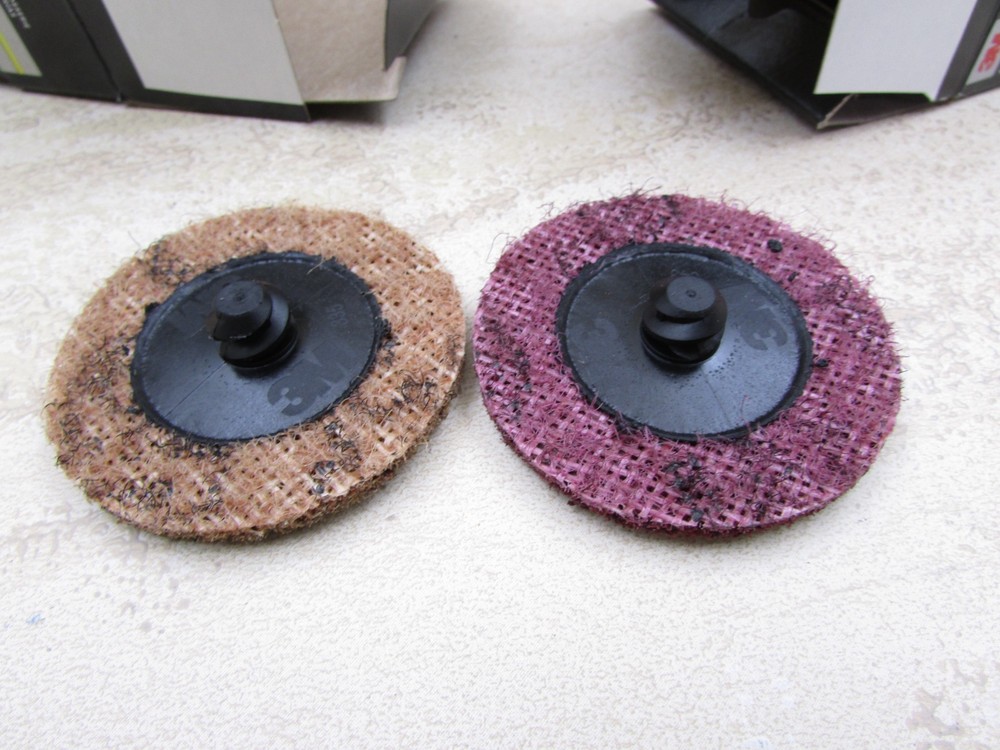 3M 03156 031157 Surface Conditioning Discs Medium & Course Grit, 20 Discs Total