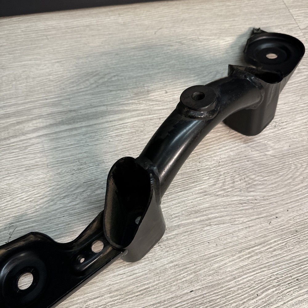 01-06 BMW E46 M3 Differential Diff Support Cross Member Bracket Mount Original