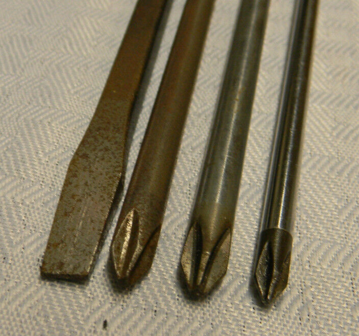 MAC TOOLS 4PC RED HARD HANDLE LONG MIXED SCREWDRIVER SET 8", 12", 18", 24"