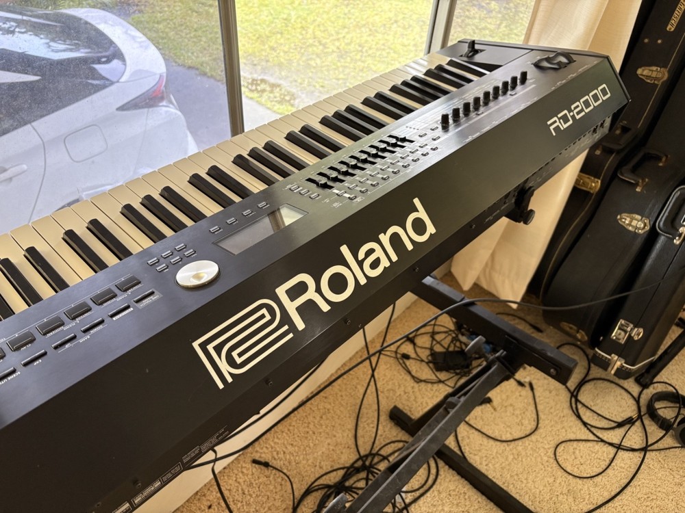 Roland RD-2000 flagship 88-key stage piano