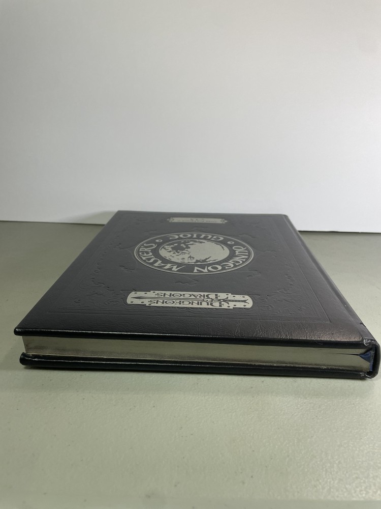 Dungeons & Dragons 3.5 Dungeon Master's Guide - Limited Edition - Leatherbound