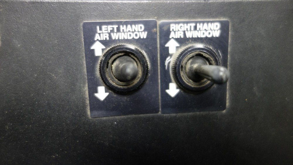 Peterbilt 379 Dash Switch Panel 17-04241-2E00