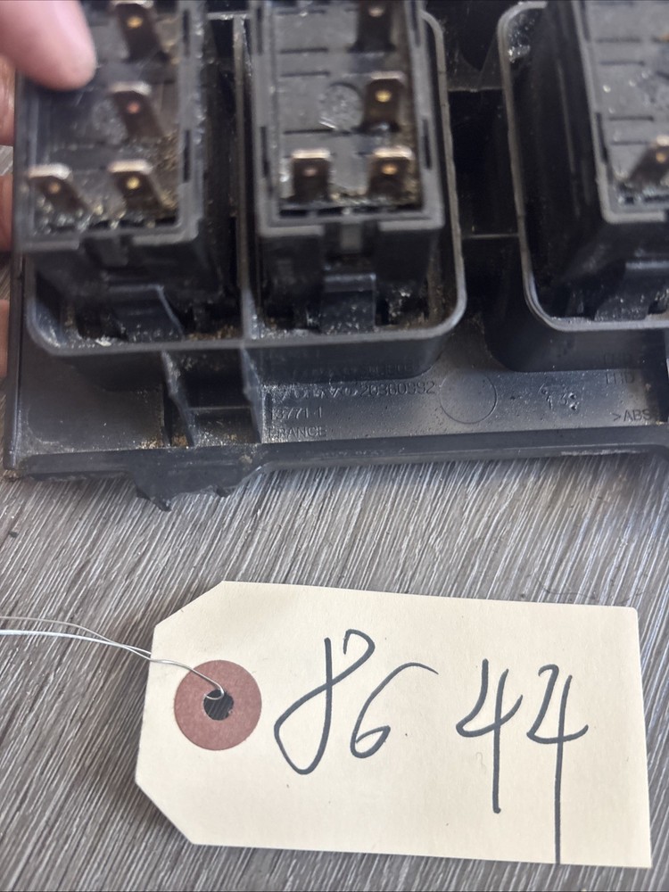 VOLVO SWITCH PANEL P/N 20360992