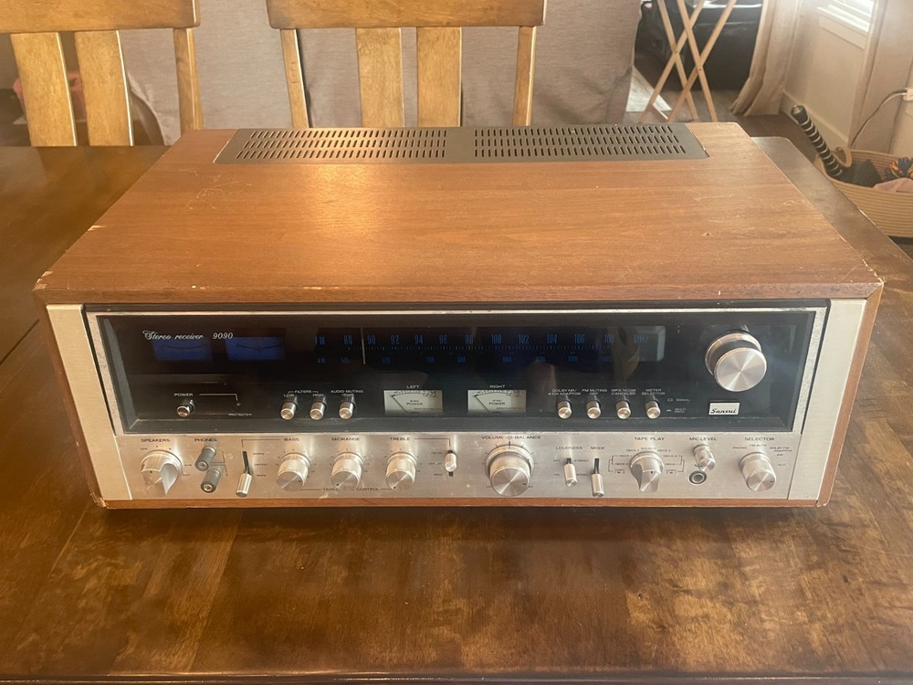 Sansui 9090 Receiver - Powers On