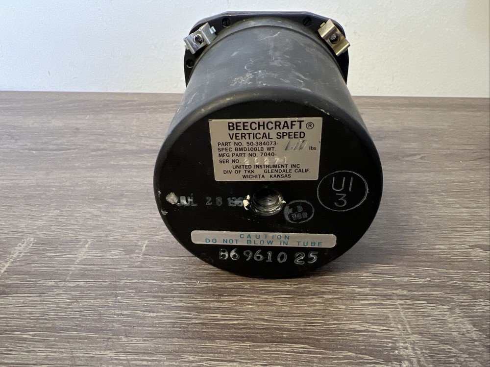 United Instruments, Inc. Beechcraft Vertical Speed Indicator P/N: 7040