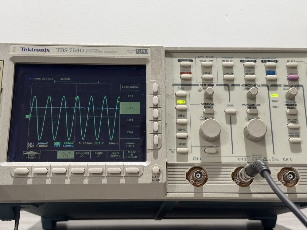 Tektronix TDS754D Digital Oscilloscope