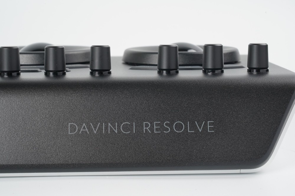 [Near Mint] Blackmagic Design DaVinci Resolve Micro Color Panel #190M