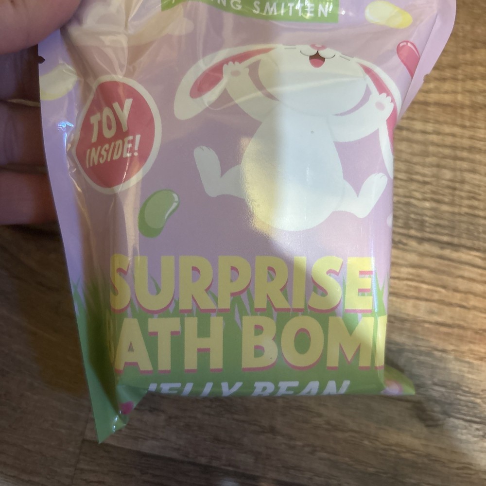 Feeling Smitten Surprise Bath Bomb