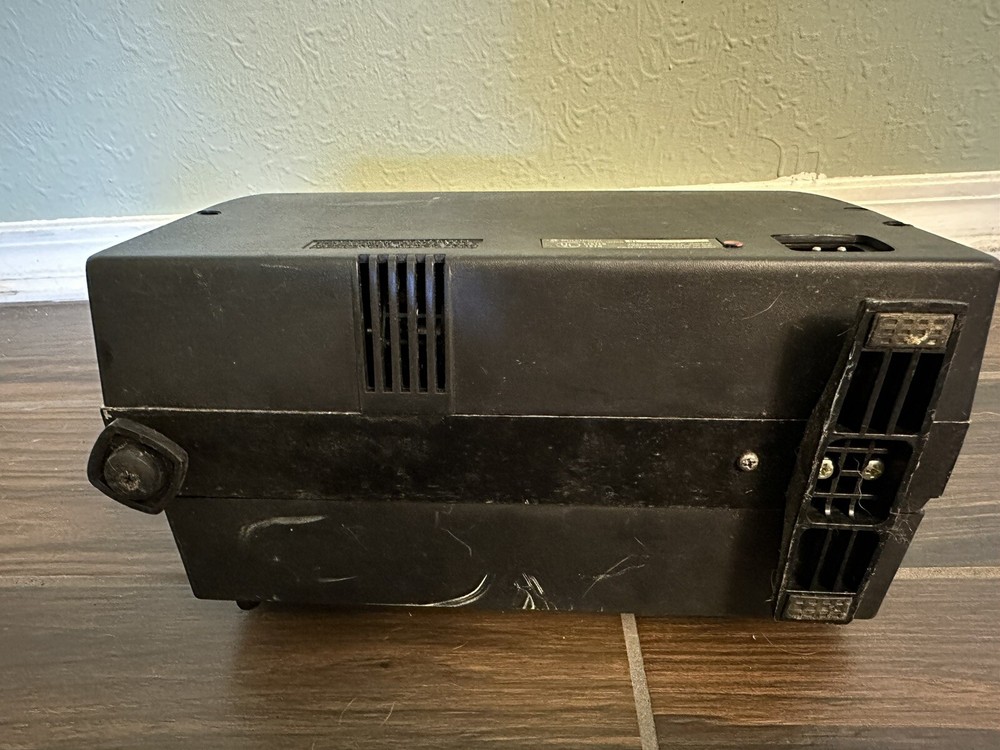 Bell & Howell 10MS 8mm Dual Super Variable Speed Black Projector Untested