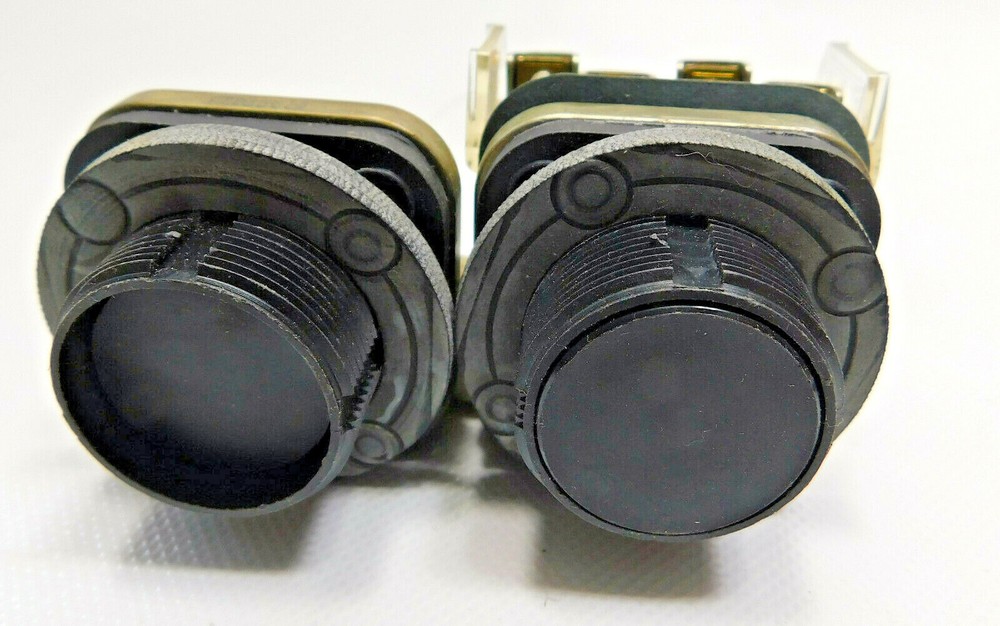 Allen Bradley 800H-FRA22A Push Button Maintained