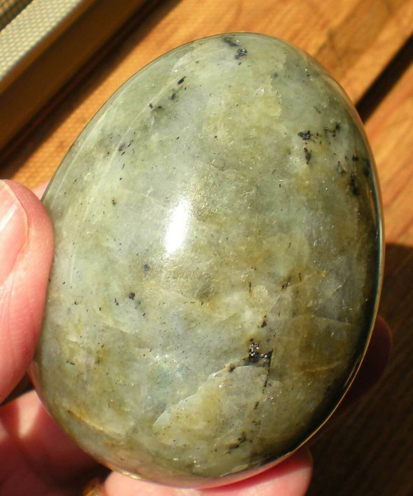 Labradorite Egg Carving Finland sc1075