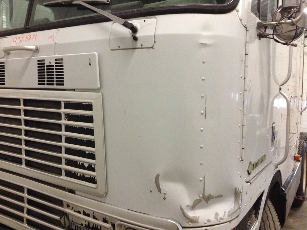 International 9700 ALUMINUM FRONT RIGHT CORNER Panel