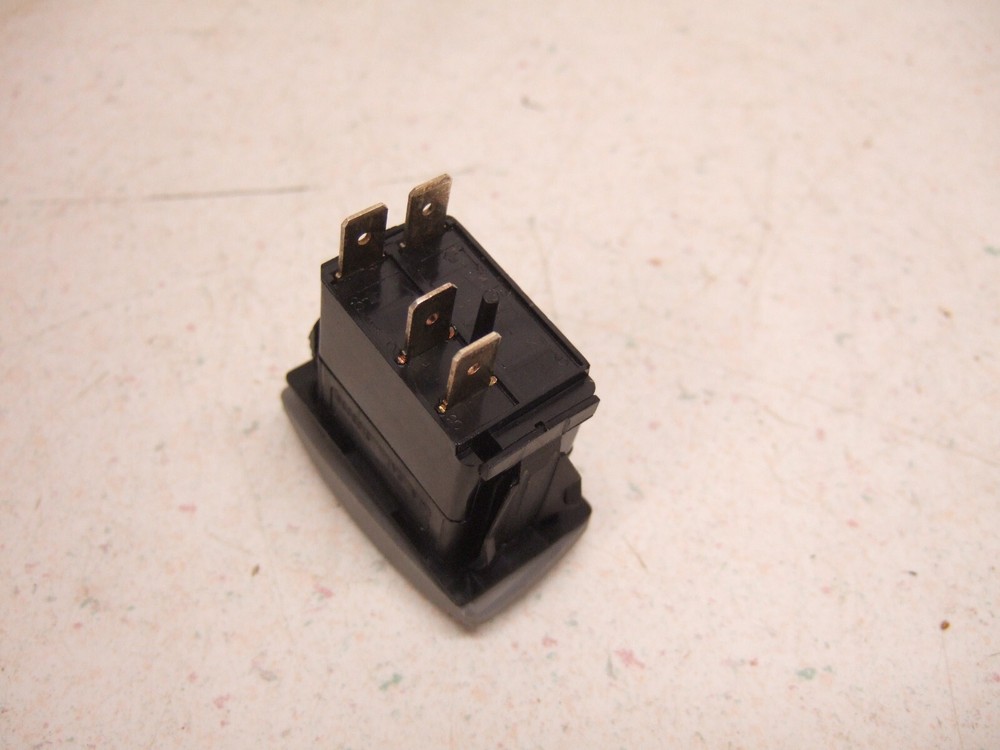 FREIGHTLINER THOMAS TBB52003187 MOMENTARY ROCKER SWITCH
