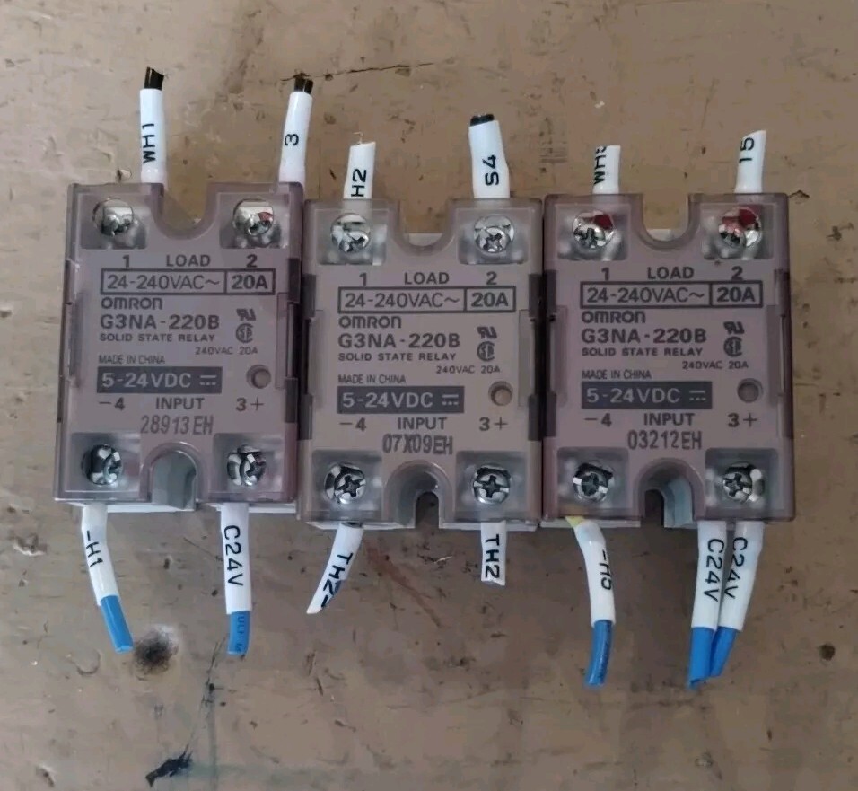 Omron G3NA-220B Solid State Relay (Lot Of 3)