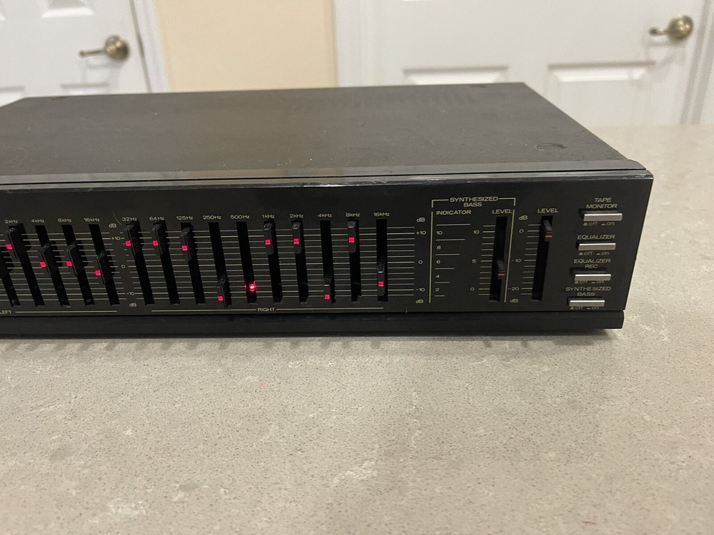 Mitsubishi Stereo 10 Band Graphic Equalizer DA-G157 Tested & Working