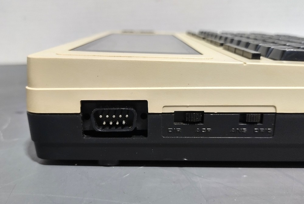 RadioShack TRS-80 Model 100 Battery-Powered Portable Computer - Untested
