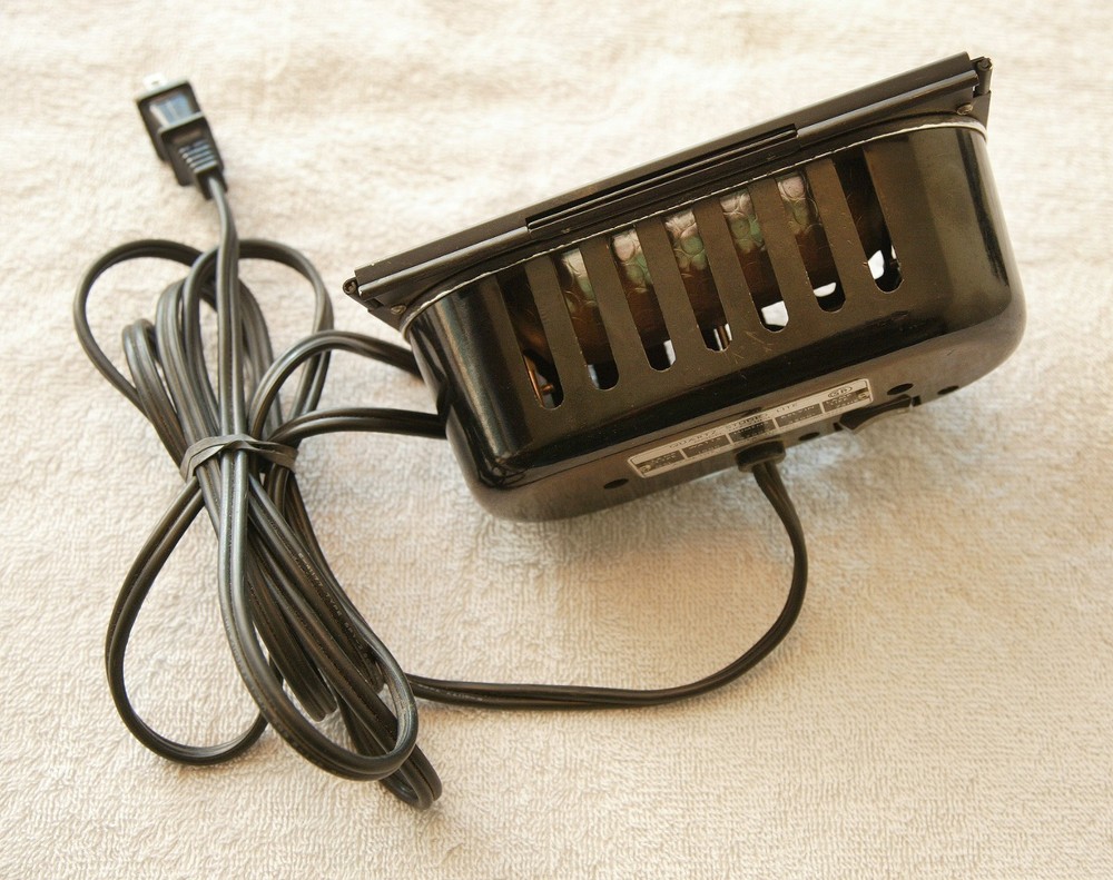 ACME Quartz Studio Lite Light - Model 710SL - tested with barn doors 110 powered