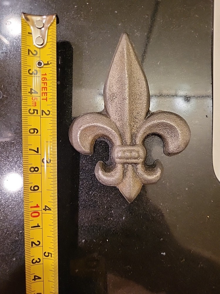 Cast Iron Fleur De Lis Small Qty 6