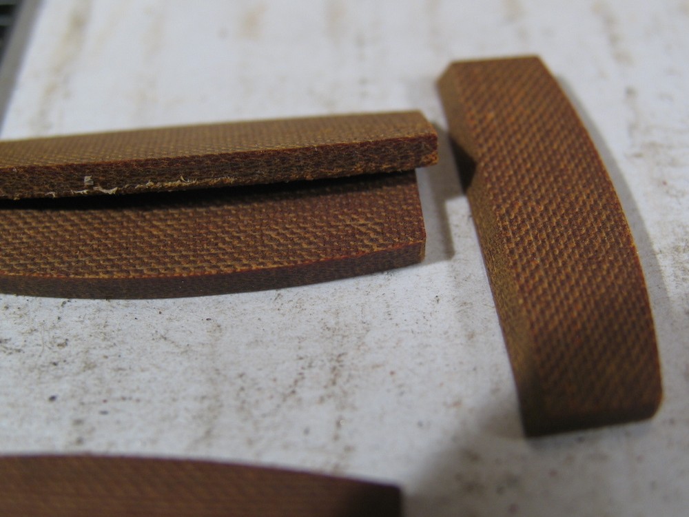 One pak/4 DYNABRADE Rotor Blade Set #? (Aprox. Size 32MM long) B