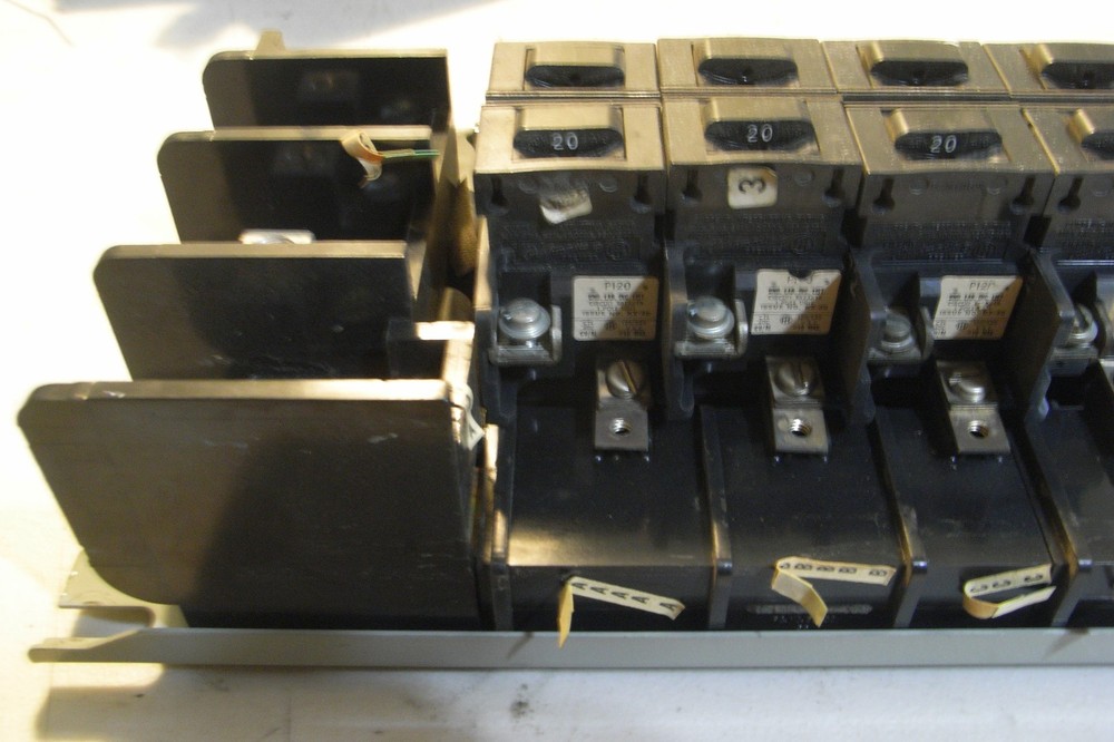 pushmatic ITE 12 space 3 Phase buss bar with 20A breakers 2 pole 3pole no 52645