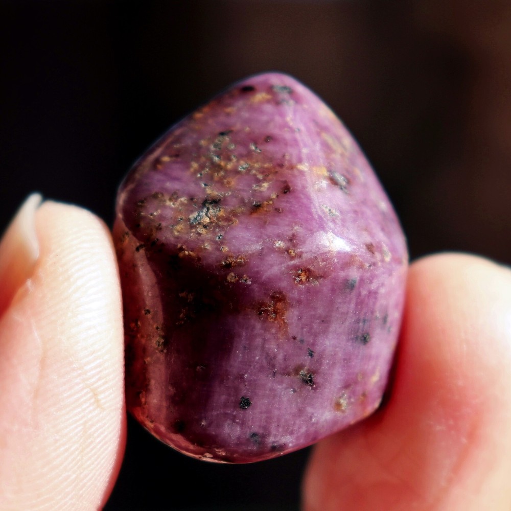 Tumbled Stone: Ruby, Red Corundum from India (RUB41)