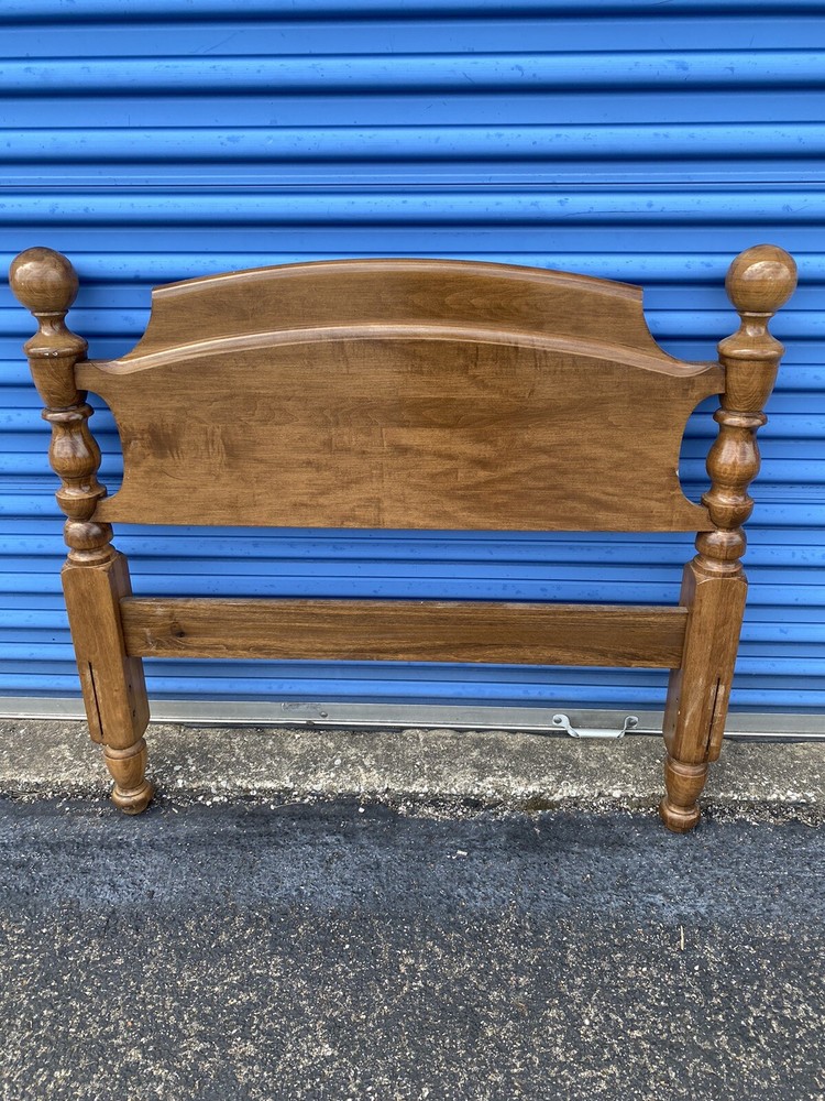 Kling Colonial (Ethan Allen) Solid Maple Twin size Cannonball Headboard