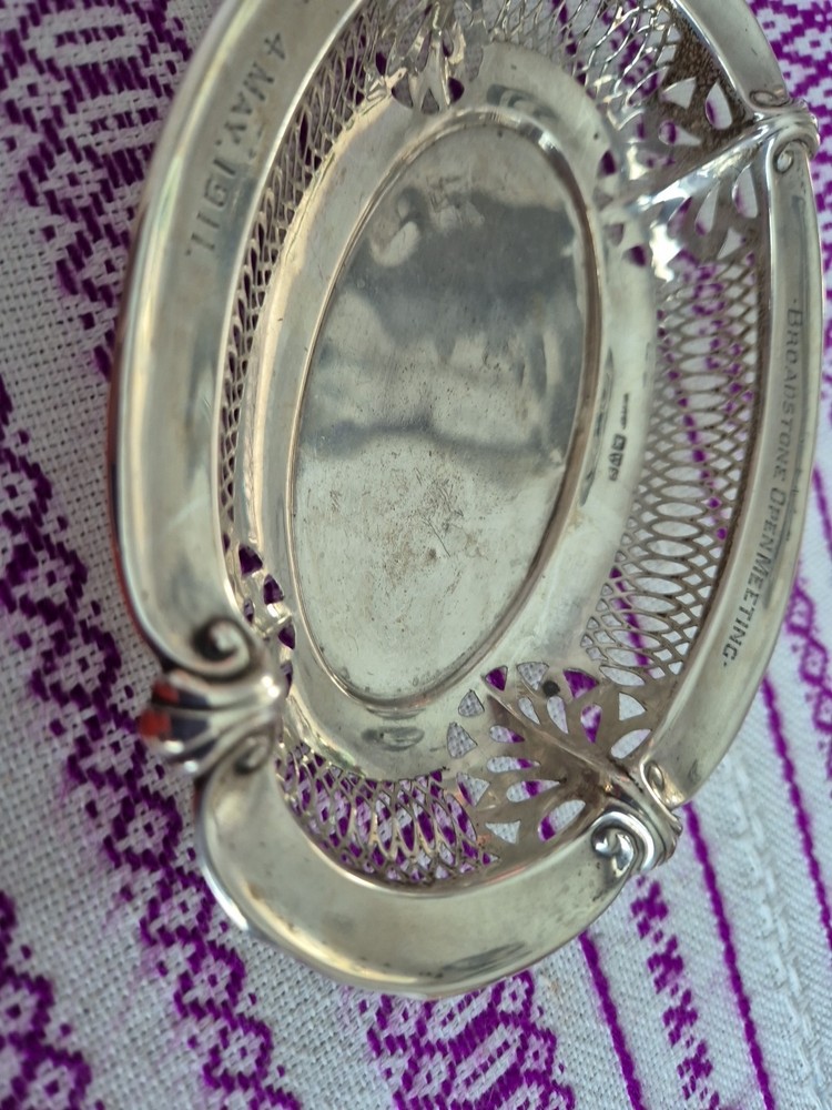 ANTIQUE SOLID SILVER PIERCED SWEET MEAT DISH. HALLMARKED.