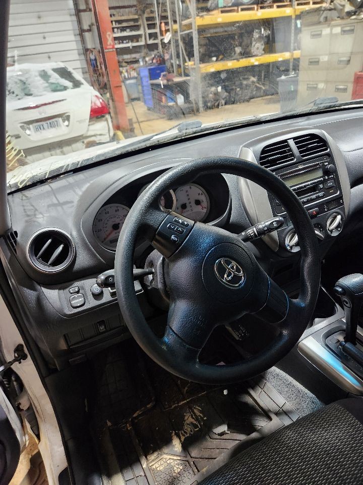 01-05 RAV4 Driver Front Left Door Glass