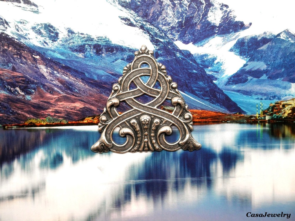 #3482 ANTIQUED .925 STERLING SILVER PLATED CELTIC TRIANGLE SHAPE COMPONENT
