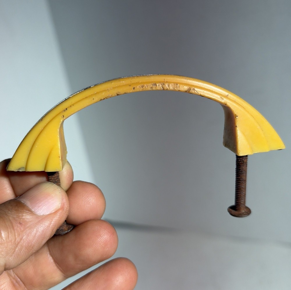 Vintage Art Deco Single Yellow Bakelite Drawer Pull Handle