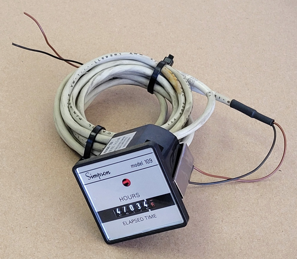 SIMPSON MODEL 109 ELAPSED TIME METER 10.90 VDC 3-5,5 MA