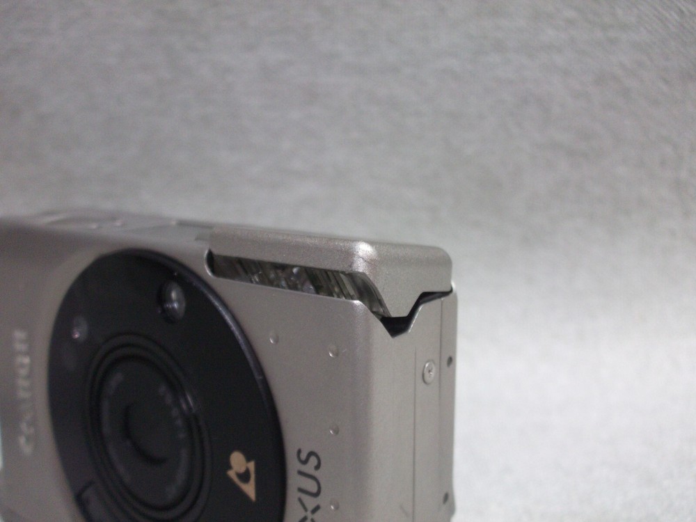 Canon IXUS Compact Digital Camera - Please Read Description