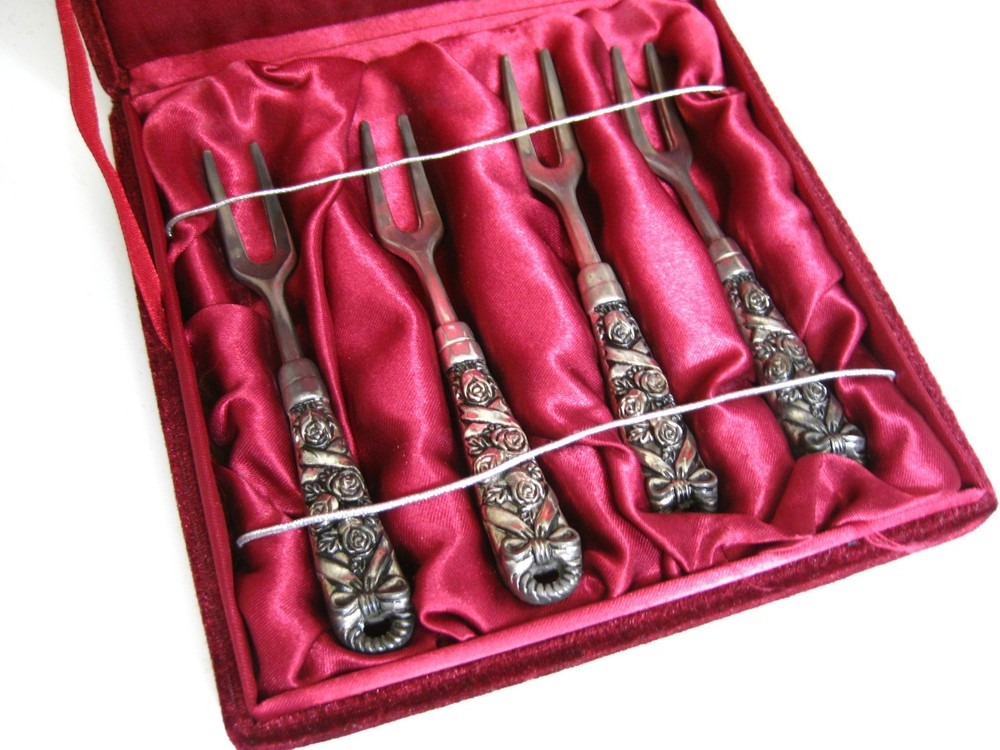 Vintage Elegance Silver Dessert Silver Plated Forks Set