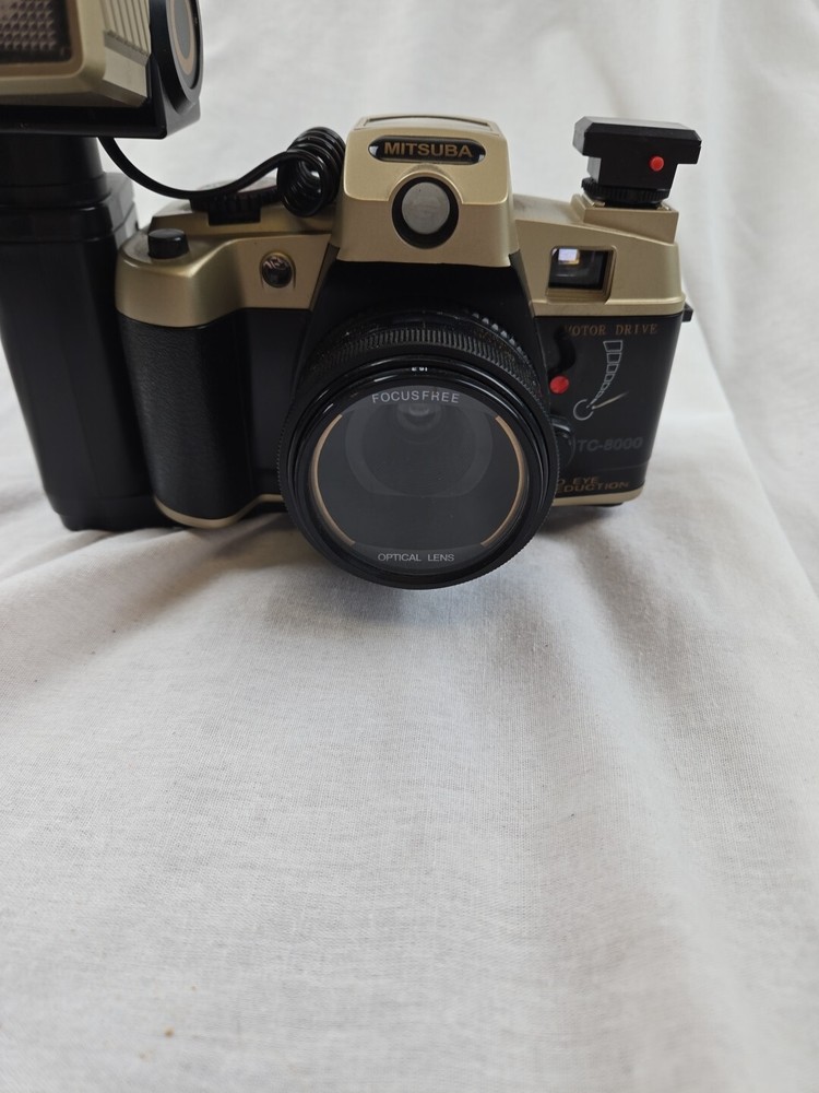 Mitsuba TC-8000D Camera with Case and Flash