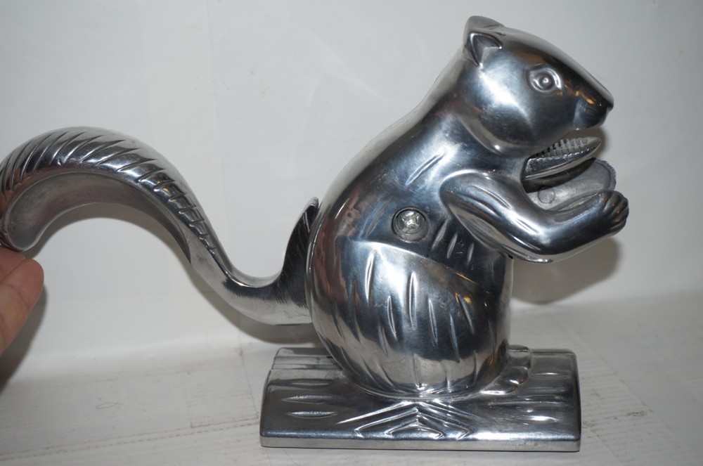 Norpro Davy Crack'it Squirrel Nutcracker - 5 ½ Inch Aluminum Nutcracker