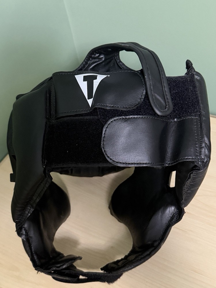 Title Classic Boxing Training Sparring Headgear Black Sz. Youth EUC