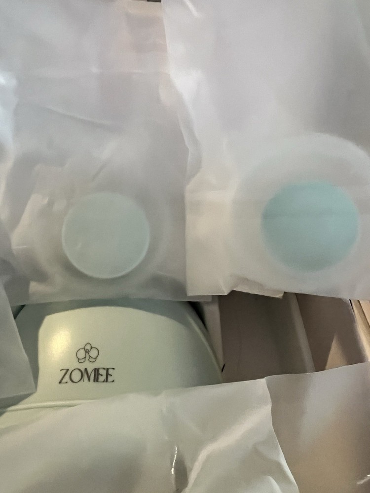 Zomee Wearable Breast Pump- Used Once