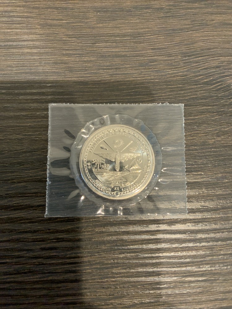 1995 Marshall Islands $5 Commemorative Coin – MIR & Space Shuttle – Sealed