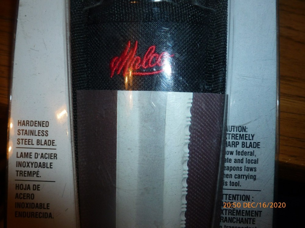 Malco Tools DK6S Cushioned Gripped Serrated Duct Knife