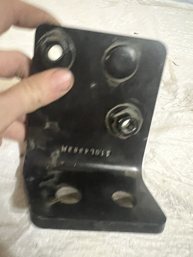 mack 21ql4363m Bumper Bracket New Open Box