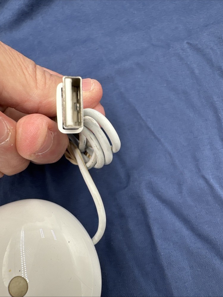 Authentic Apple A1152 white Mighty Mouse USB Wired
