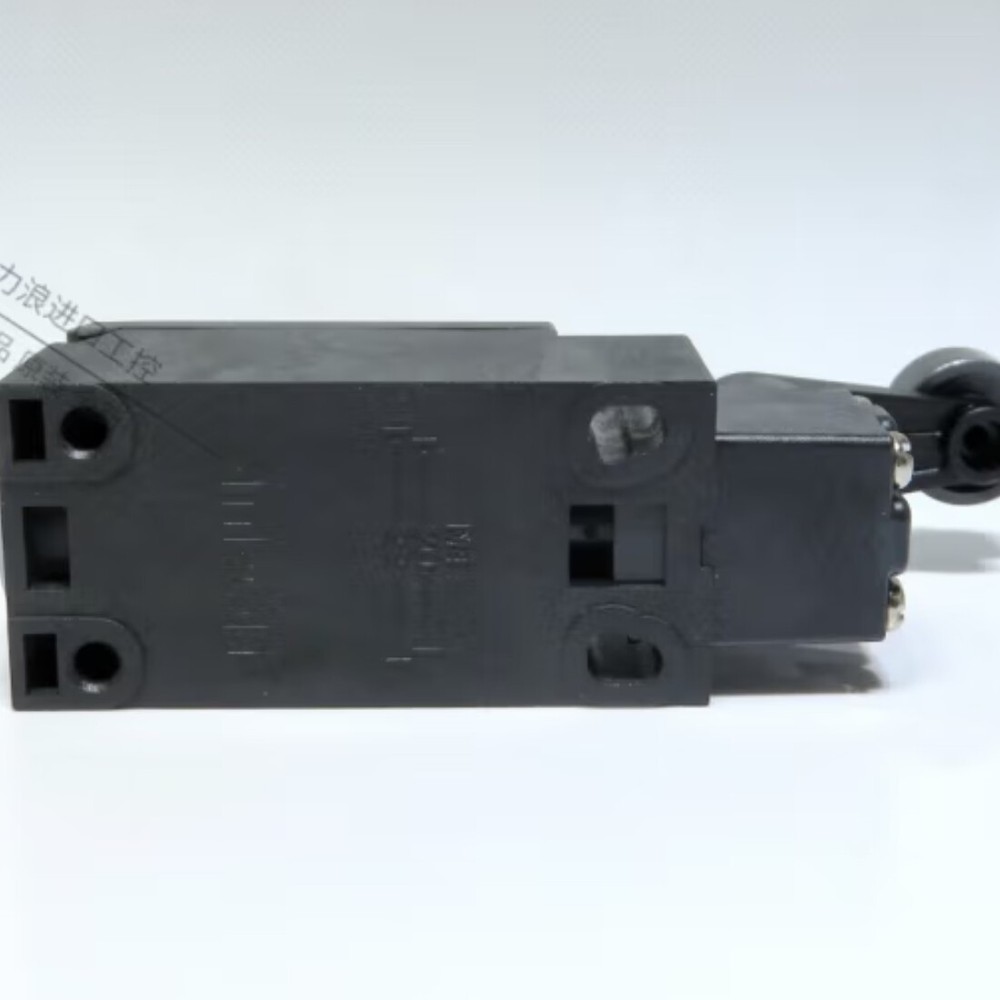 1pcs OMRON Limit switch Travel switch D4N-2120